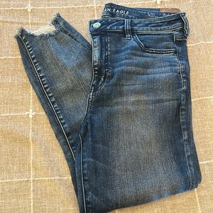 American Eagle, hi-rise jegging crop, with distressed bottoms, Sz 16
